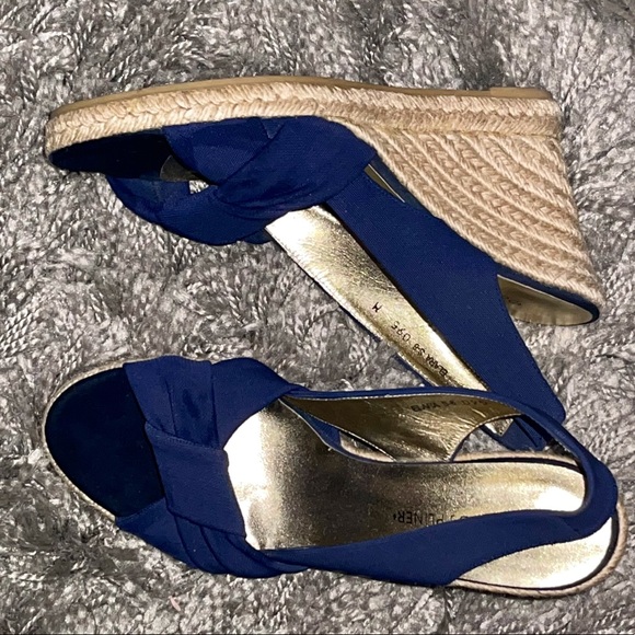 Blue sandals - Picture 1 of 4